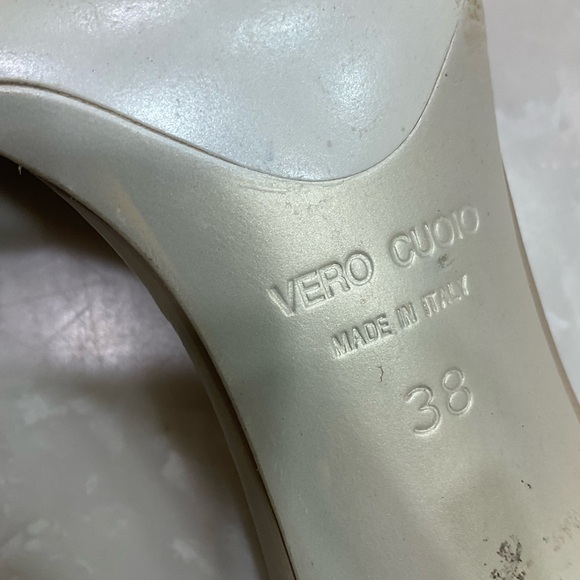 Gunmetal Nude Leather Sandals, Back Ankle Strap. 3.5” heel, Goes w/ all, Sz 8.5 - Picture 13 of 14